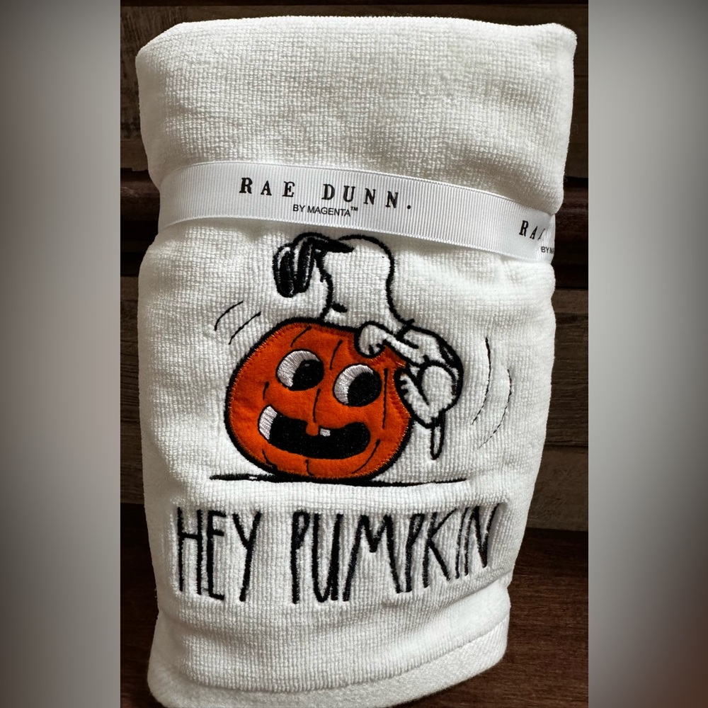 Peanuts by Rae Dunn HEY PUMPKIN Set of 2 Hand Towels - NEW